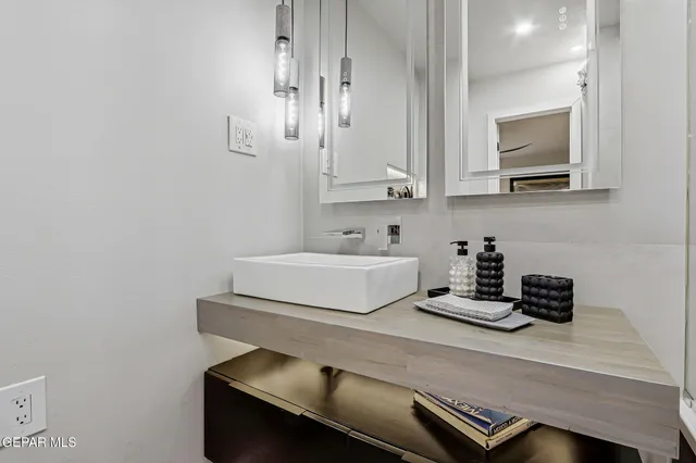 $230,000 | 350 Thunderbird Drive, Unit 17, El Paso, TX 79912