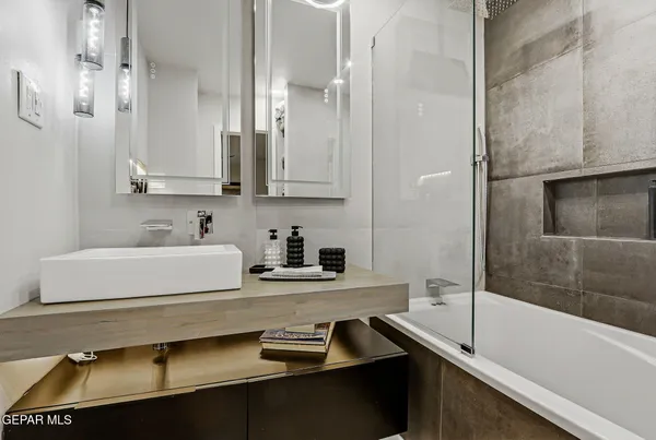 $220,000 | 350 Thunderbird Drive, Unit 17, El Paso, TX 79912