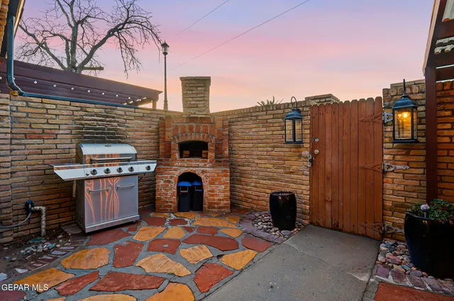 $230,000 | 350 Thunderbird Drive, Unit 17, El Paso, TX 79912