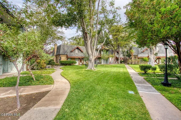 $220,000 | 350 Thunderbird Drive, Unit 17, El Paso, TX 79912