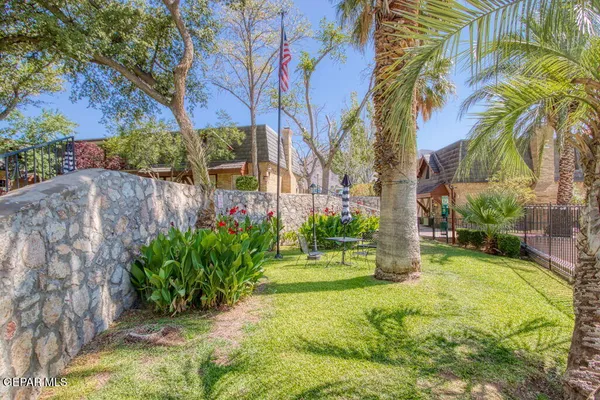 $220,000 | 350 Thunderbird Drive, Unit 17, El Paso, TX 79912