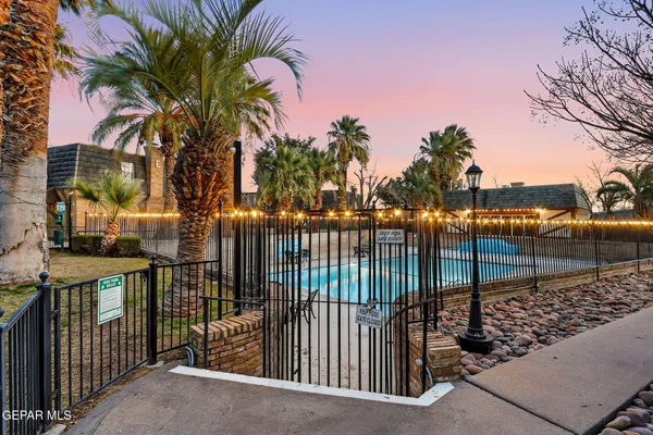 $220,000 | 350 Thunderbird Drive, Unit 17, El Paso, TX 79912