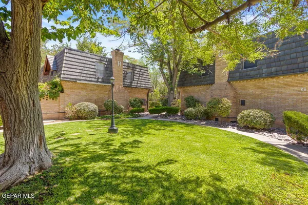 $220,000 | 350 Thunderbird Drive, Unit 17, El Paso, TX 79912