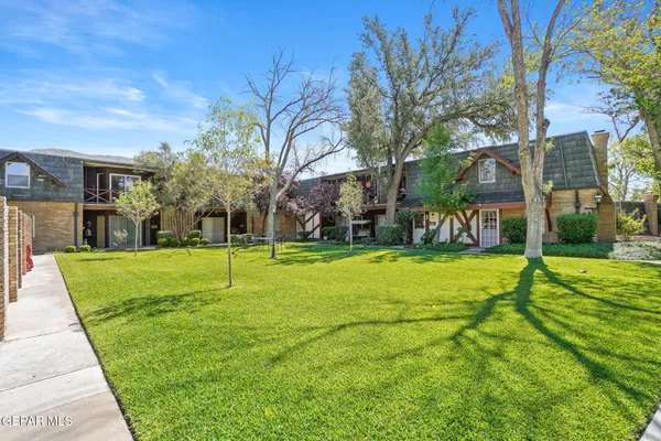 $220,000 | 350 Thunderbird Drive, Unit 17, El Paso, TX 79912