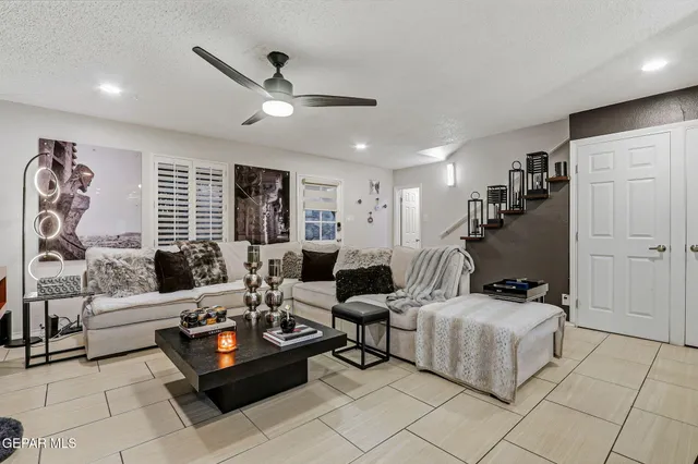 $230,000 | 350 Thunderbird Drive, Unit 17, El Paso, TX 79912