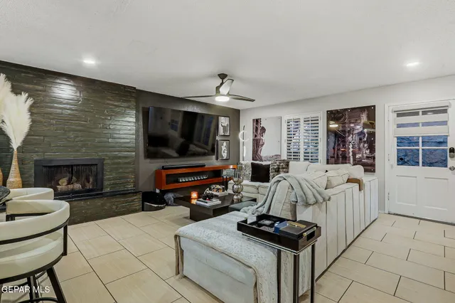 $230,000 | 350 Thunderbird Drive, Unit 17, El Paso, TX 79912