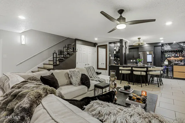 $230,000 | 350 Thunderbird Drive, Unit 17, El Paso, TX 79912