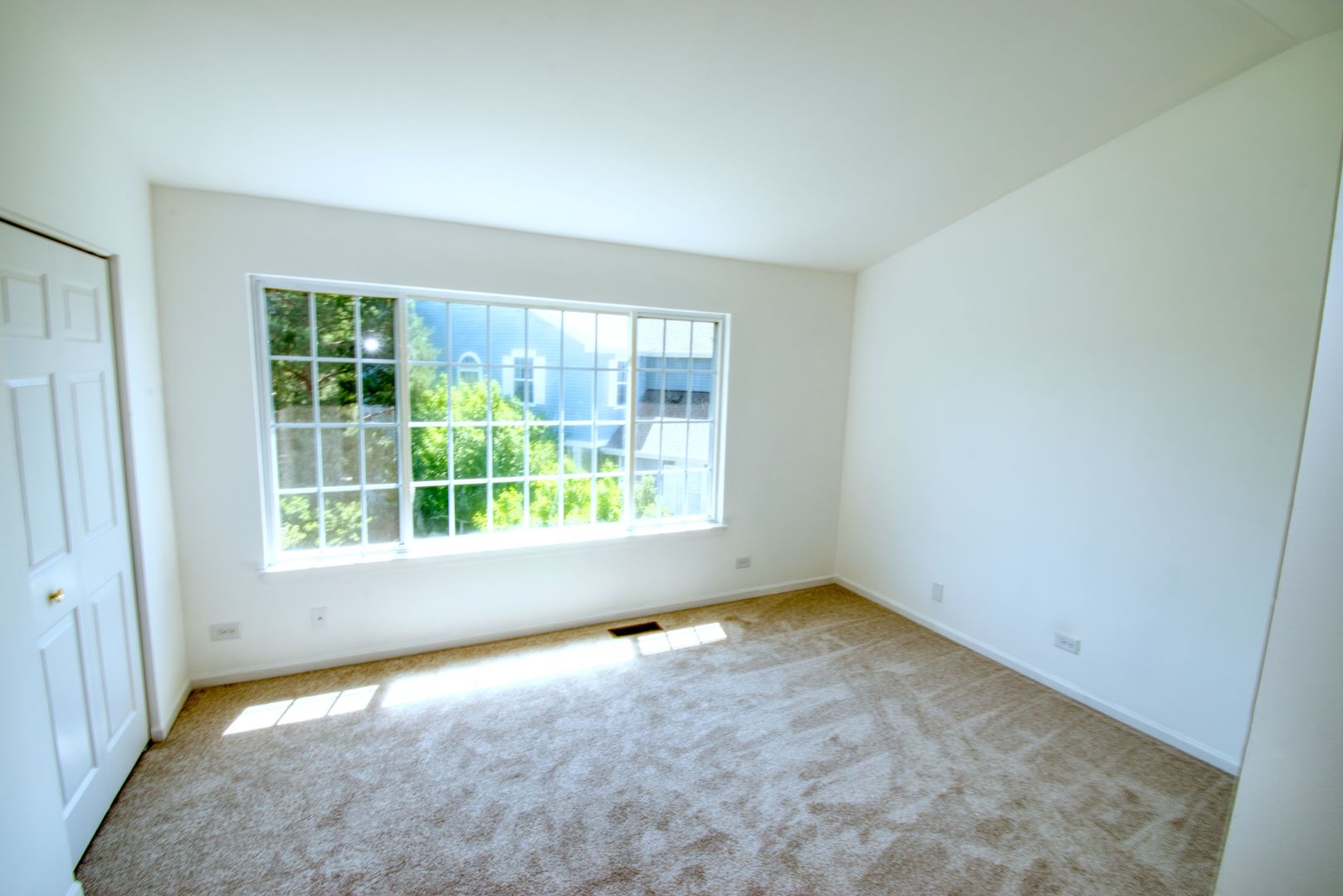 5564 Elizabeth Place Rolling Meadows, IL 60008 - Photo 13 of 21