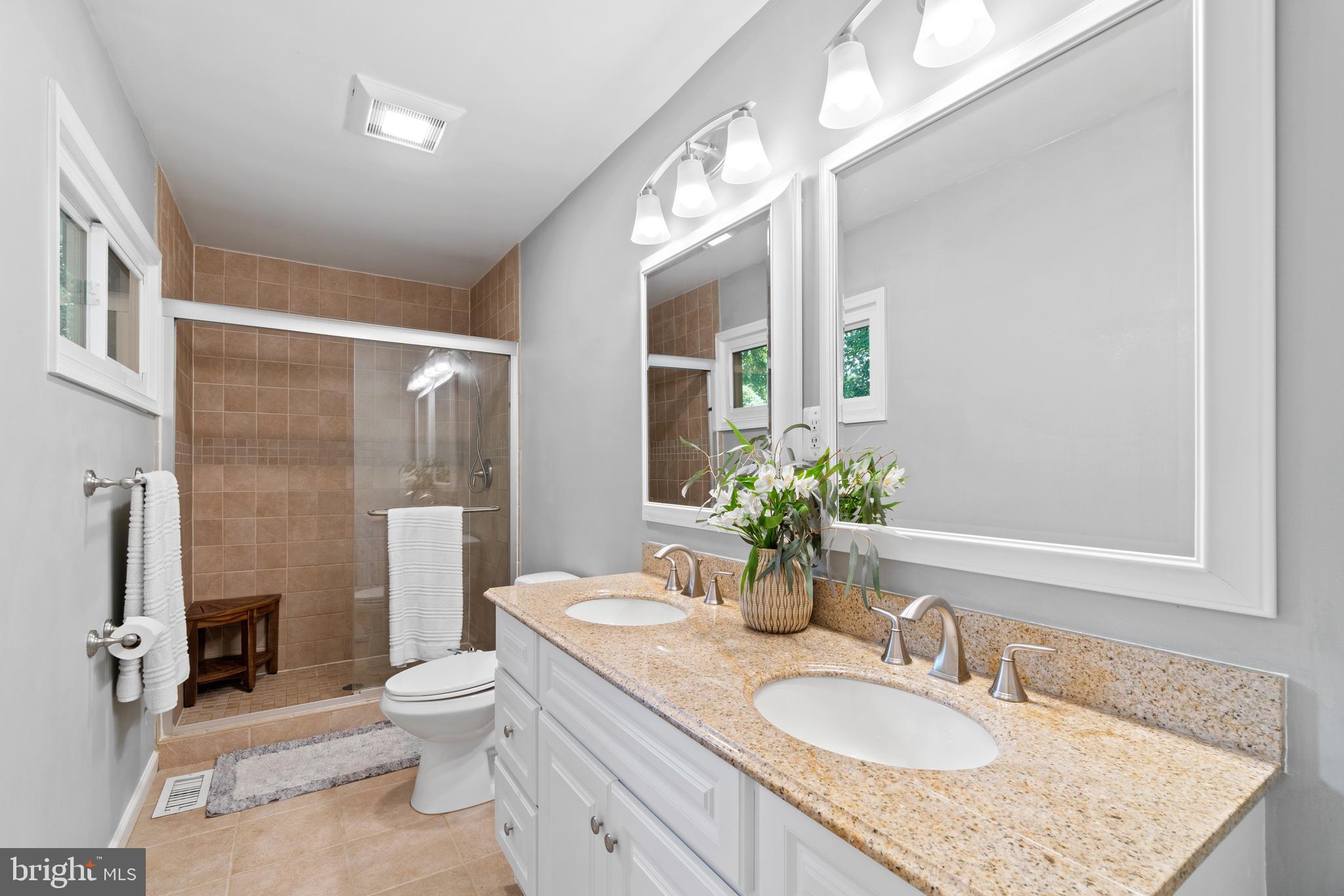 9327 Raintree Road Burke, VA 22015 - Photo 14 of 35 Owner's Bathroom