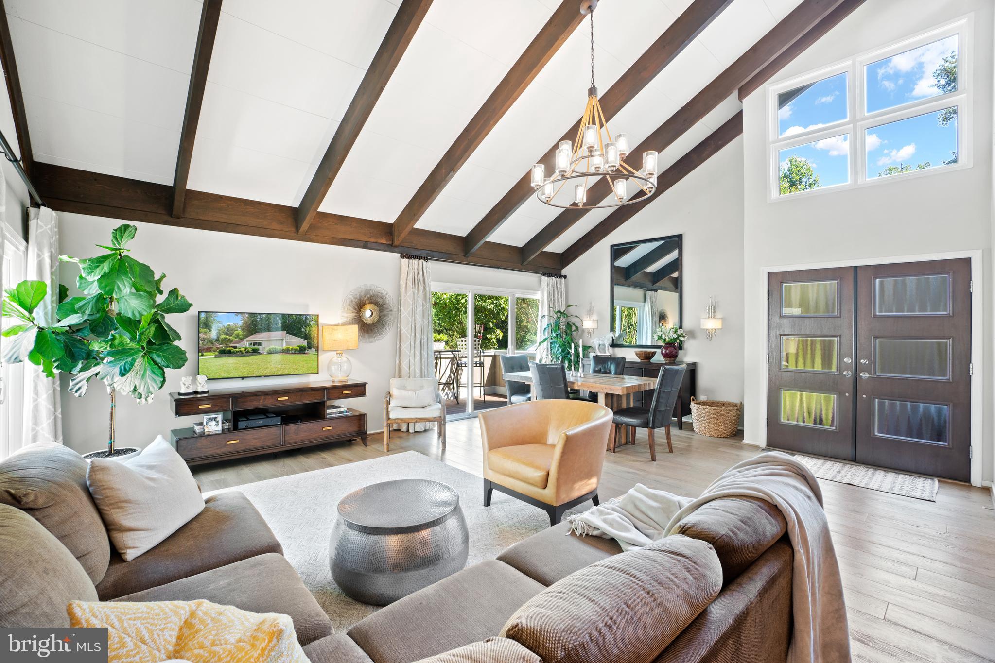 9327 Raintree Road Burke, VA 22015 - Photo 3 of 35 Gallery Image 3