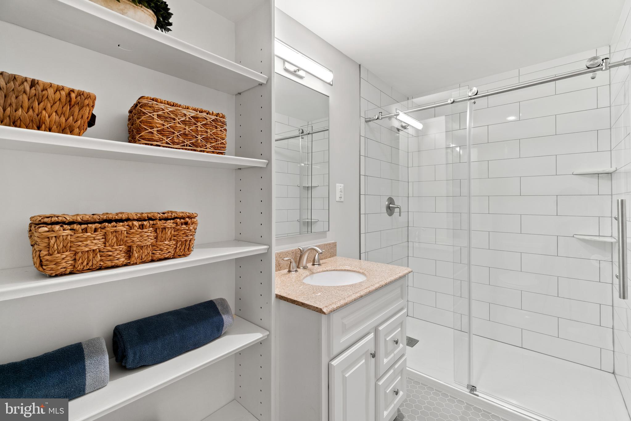 9327 Raintree Road Burke, VA 22015 - Photo 23 of 35 LL Bathroom
