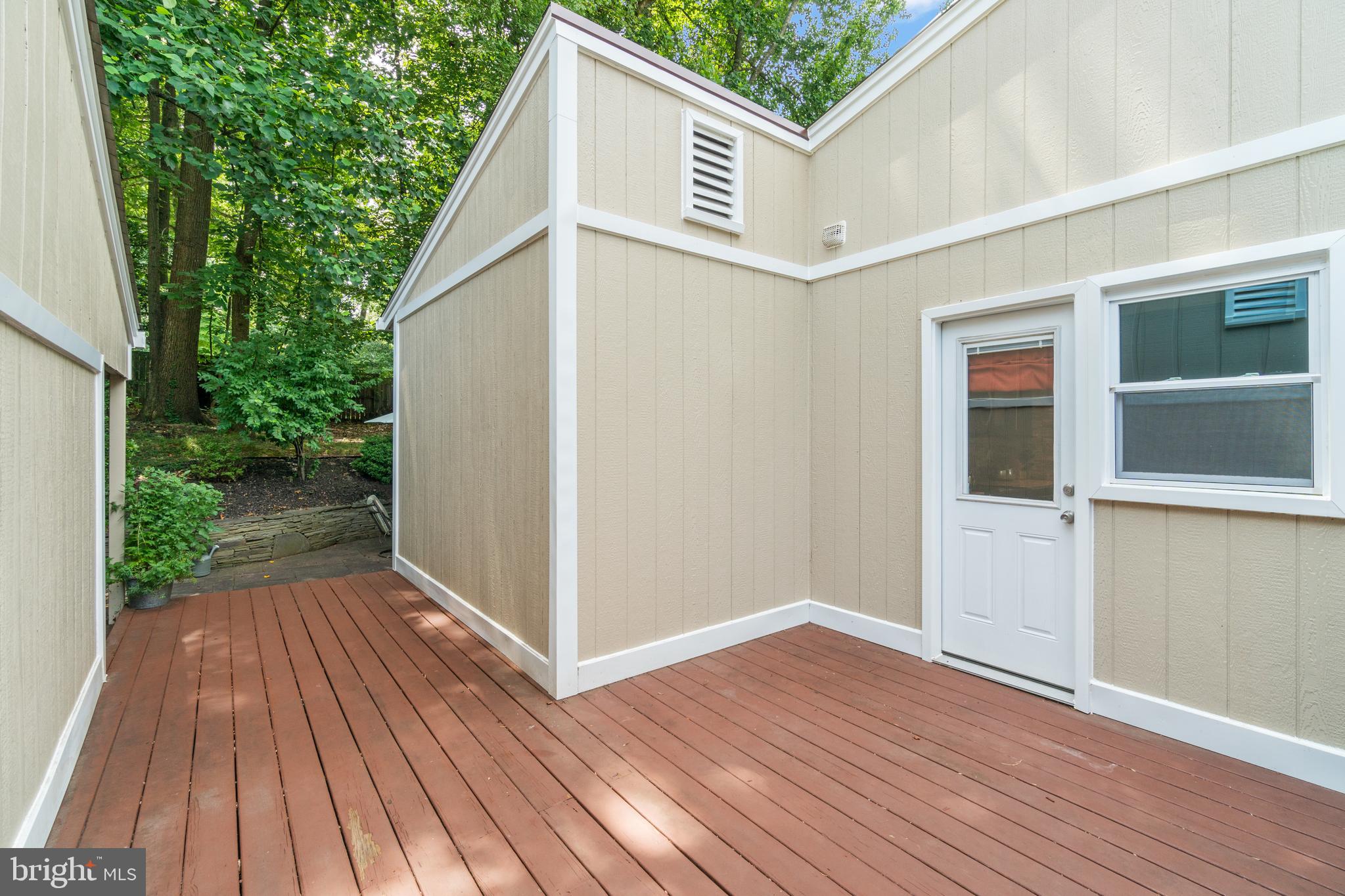 9327 Raintree Road Burke, VA 22015 - Photo 30 of 35 Gallery Image 30