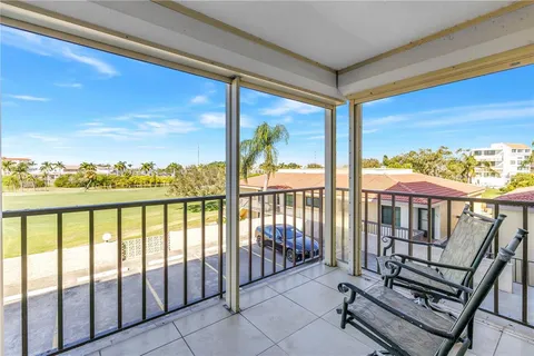 $175,000 | 6104 Palma Del Mar Boulevard South, Unit 305, St. Petersburg, FL 33715