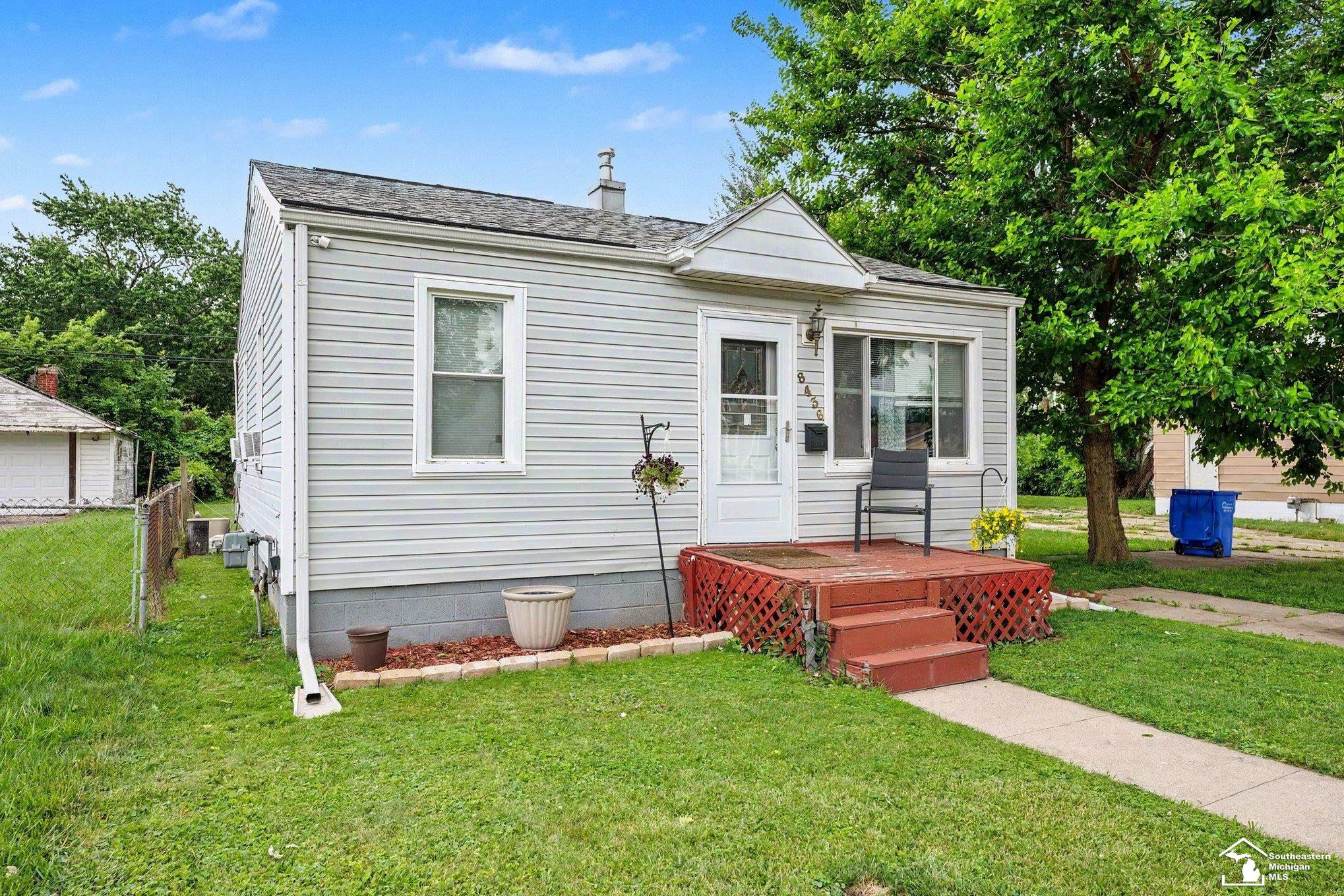 8436 Prospect Avenue Warren, MI 48089 - Photo 2 of 15