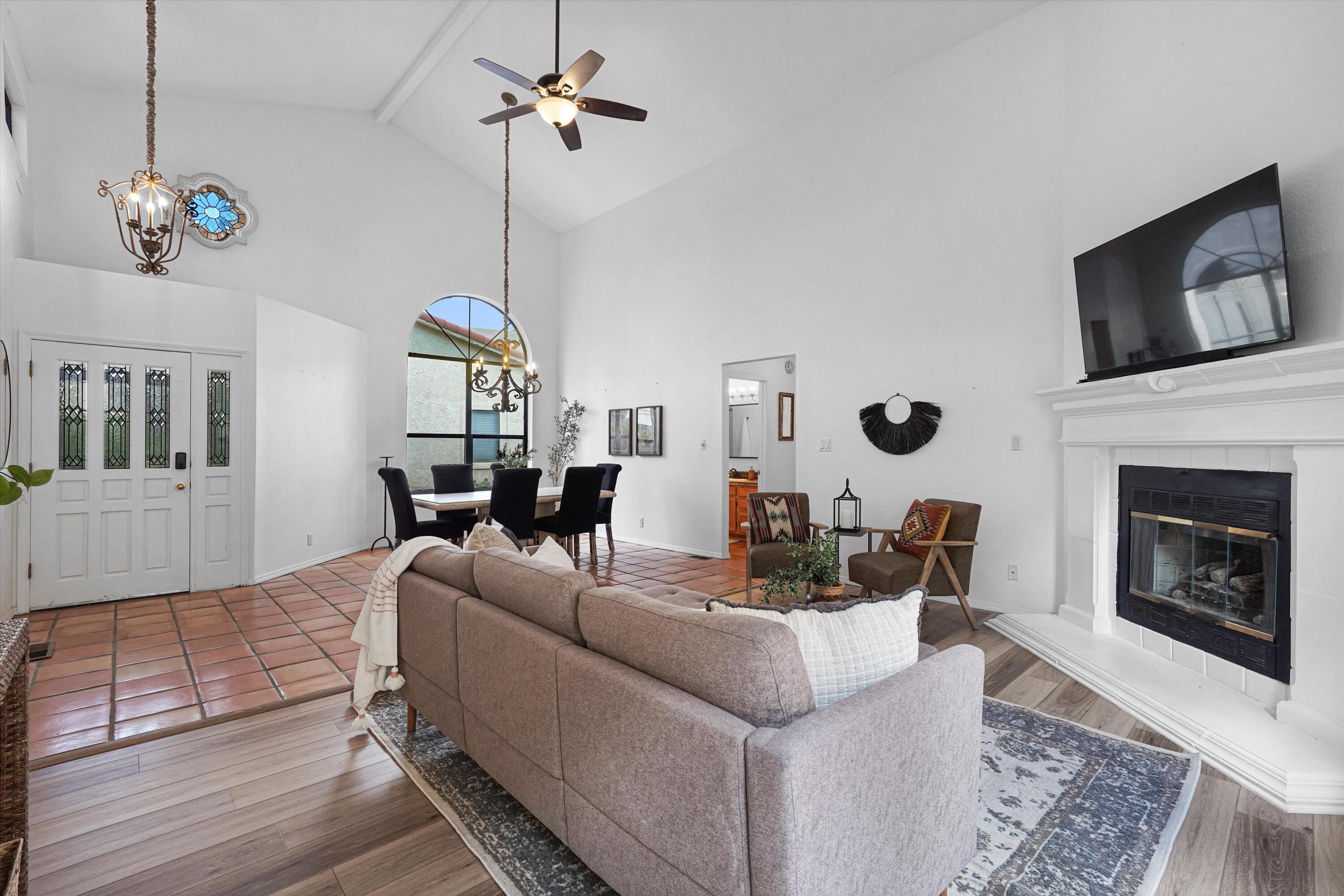 6213 Academy Ridge Court Northeast Albuquerque, NM 87111 - Photo 7 of 41 Gallery Image 7
