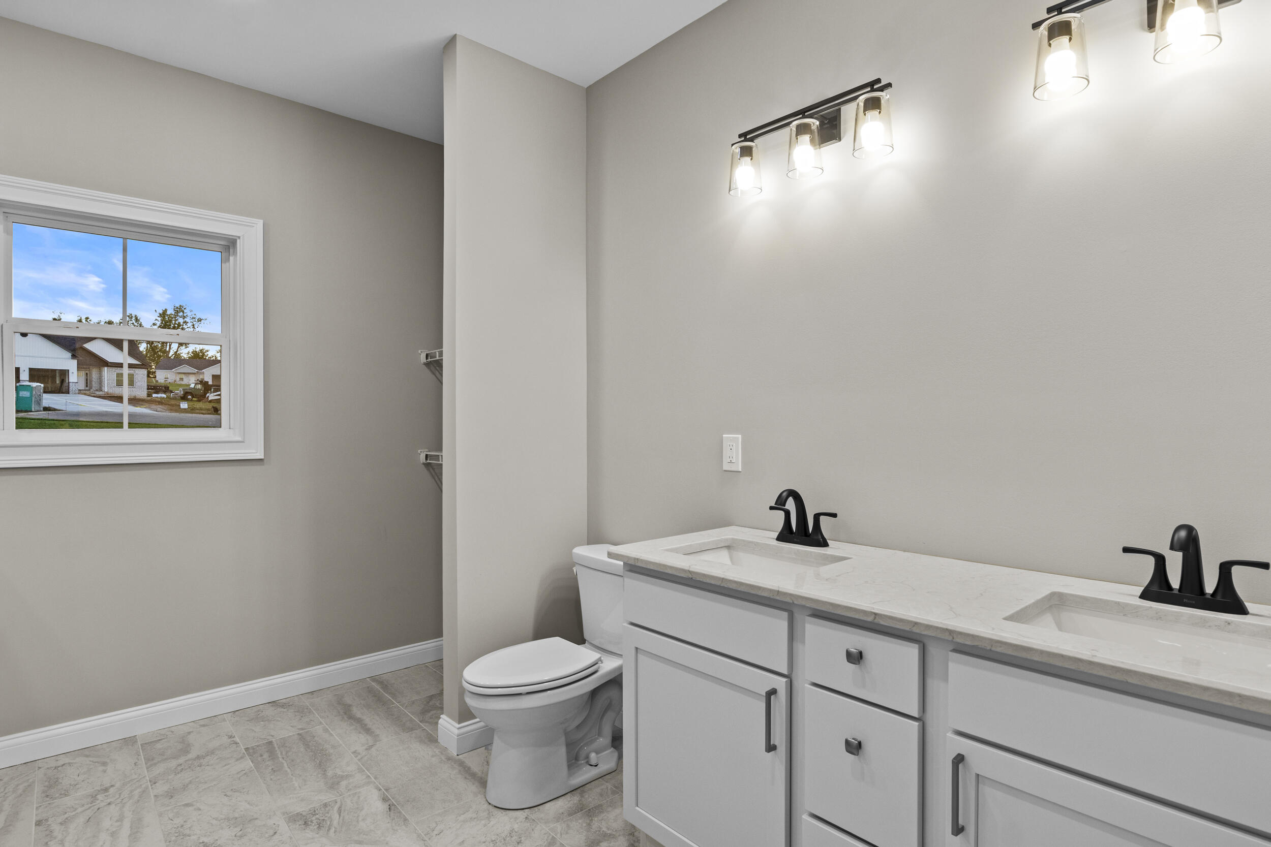 105 Bill Silvey Road Danville, KY 40422 - Photo 25 of 34 Owner's Ensuite Bathroom with double sinks