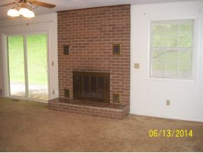 299 Harold Cemetery Road Greeneville, TN 37745 - Photo 6 of 23 fakm rm w fireplace