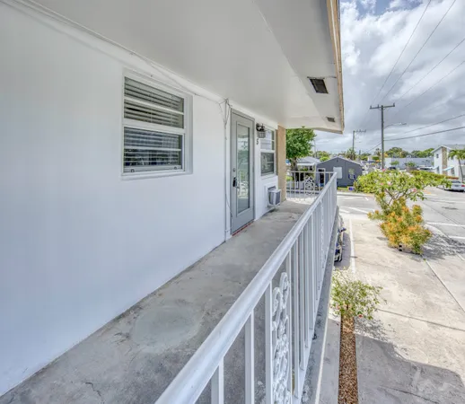 $1,695 | 330 North J Street, Unit 5, Lake Worth Beach, FL 33460