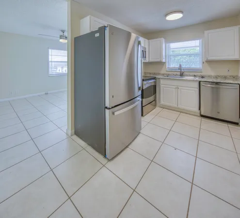 $1,695 | 330 North J Street, Unit 5, Lake Worth Beach, FL 33460