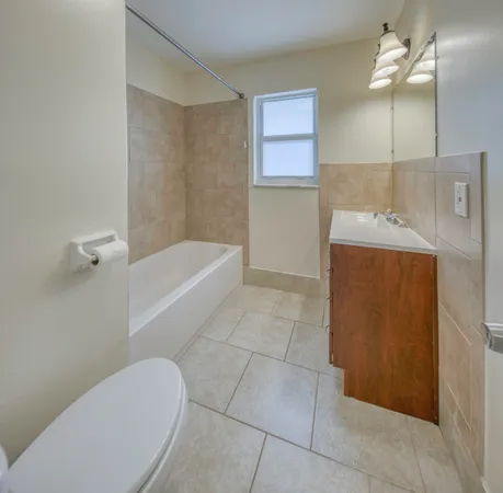 $1,695 | 330 North J Street, Unit 5, Lake Worth Beach, FL 33460