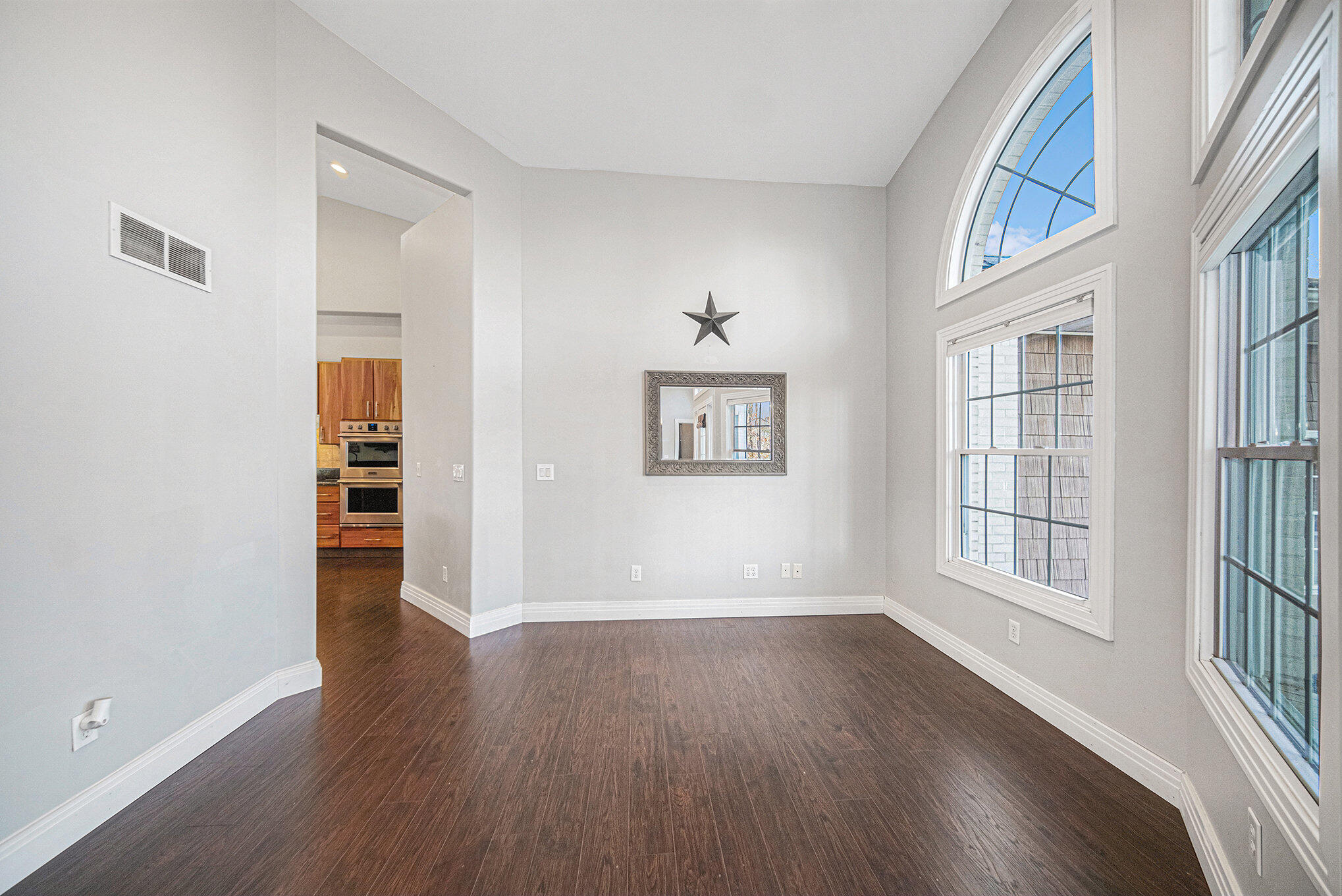 2718 Lindsey Road Jackson, MI 49201 - Photo 7 of 45 2718 Lindsey (5)