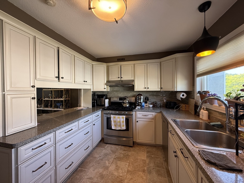 255 North Road, Unit 70 Chelmsford, MA 01824 - Photo 5 of 25