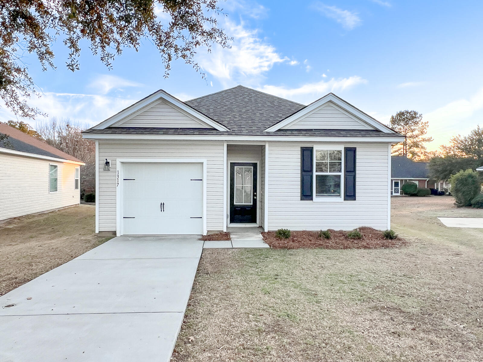 1317 Warrens Way Manning, SC 29102 - Photo 1 of 15 Front