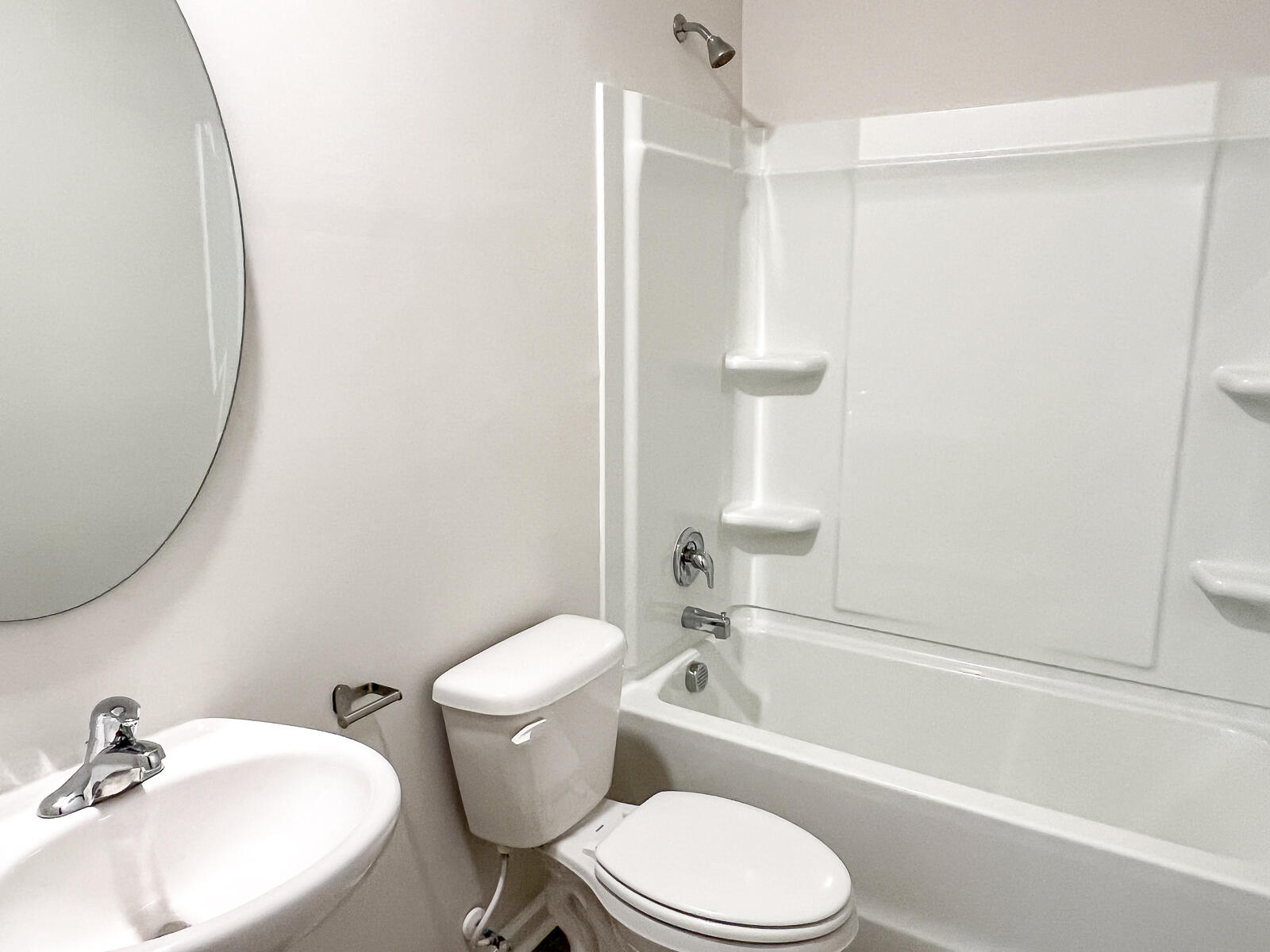 1317 Warrens Way Manning, SC 29102 - Photo 11 of 15 Hallway Bath