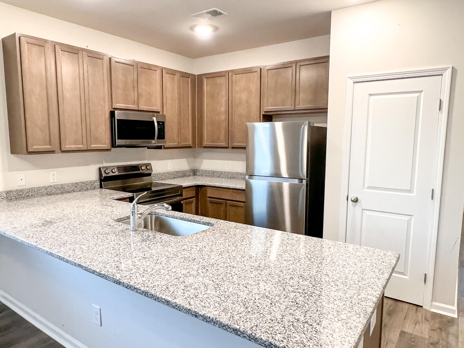 1317 Warrens Way Manning, SC 29102 - Photo 4 of 15 Kitchen