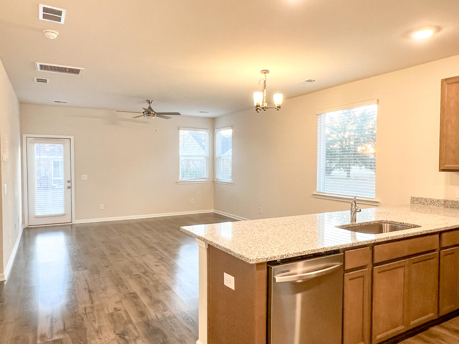 1317 Warrens Way Manning, SC 29102 - Photo 6 of 15 Living Room