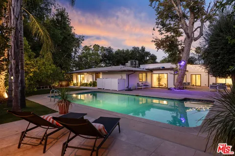 $1,976,000 | 4745 Caritina Drive, Tarzana, CA 91356