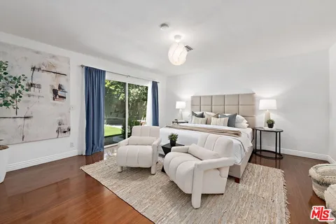 $1,878,000 | 4745 Caritina Drive, Tarzana, CA 91356