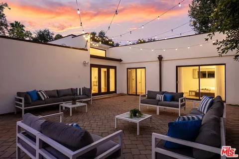 $1,878,000 | 4745 Caritina Drive, Tarzana, CA 91356