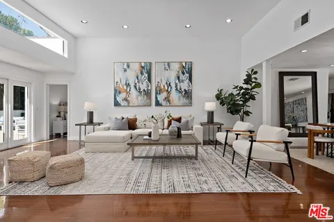 $1,878,000 | 4745 Caritina Drive, Tarzana, CA 91356