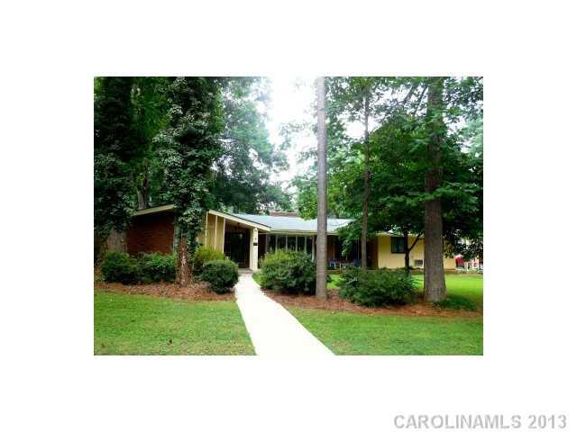 700 Sandridge Road Charlotte, NC 28210 - Photo 1 of 16 Gallery Image 1