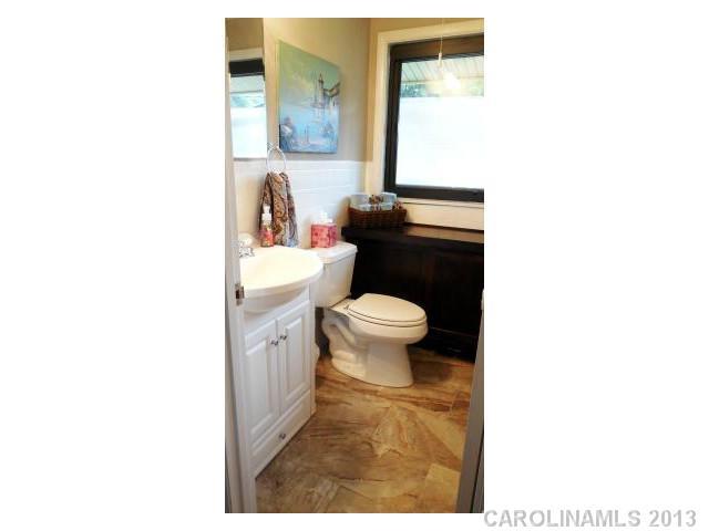 700 Sandridge Road Charlotte, NC 28210 - Photo 13 of 16 Gallery Image 13