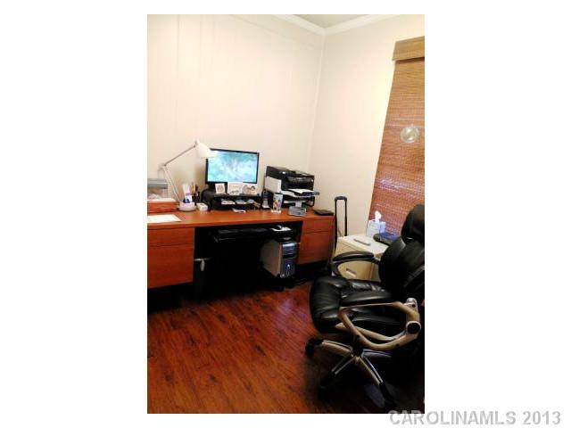 700 Sandridge Road Charlotte, NC 28210 - Photo 14 of 16 Gallery Image 14