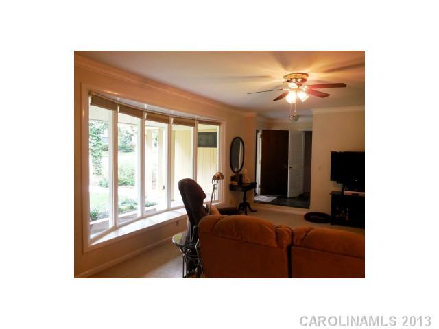 700 Sandridge Road Charlotte, NC 28210 - Photo 5 of 16 Gallery Image 5