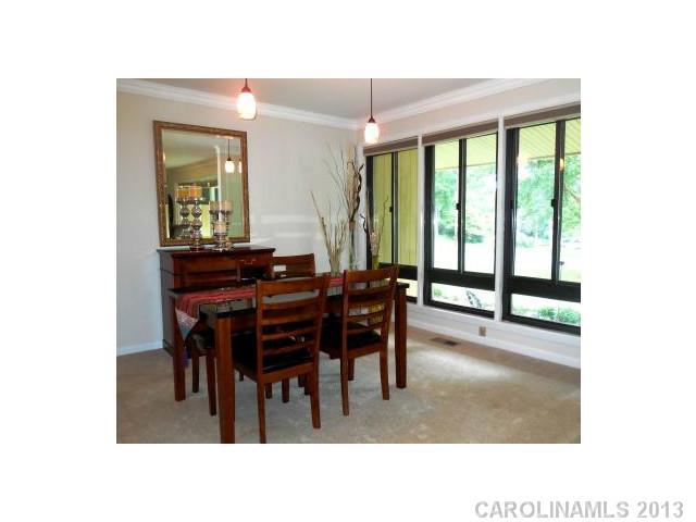 700 Sandridge Road Charlotte, NC 28210 - Photo 7 of 16 Gallery Image 7
