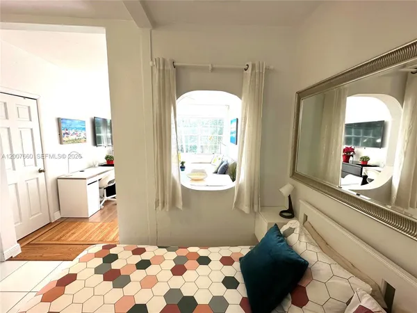 $1,900 | 1007 Meridian Avenue, Unit 12, Miami Beach, FL 33139