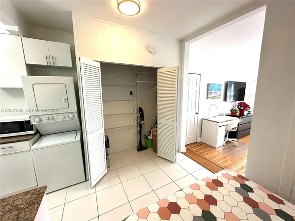 $1,900 | 1007 Meridian Avenue, Unit 12, Miami Beach, FL 33139