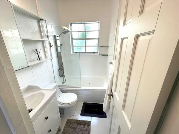 $1,900 | 1007 Meridian Avenue, Unit 12, Miami Beach, FL 33139