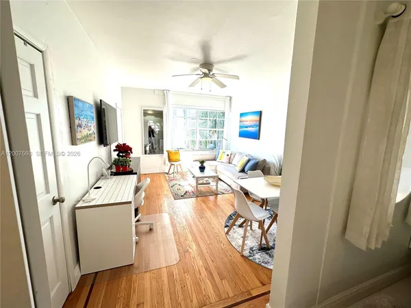 $1,900 | 1007 Meridian Avenue, Unit 12, Miami Beach, FL 33139