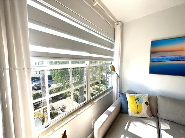 $1,900 | 1007 Meridian Avenue, Unit 12, Miami Beach, FL 33139