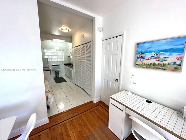 $1,900 | 1007 Meridian Avenue, Unit 12, Miami Beach, FL 33139