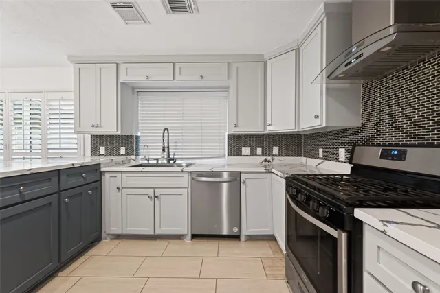 $610,000 | 4019 St Michaels Court, Sugar Land, TX 77479