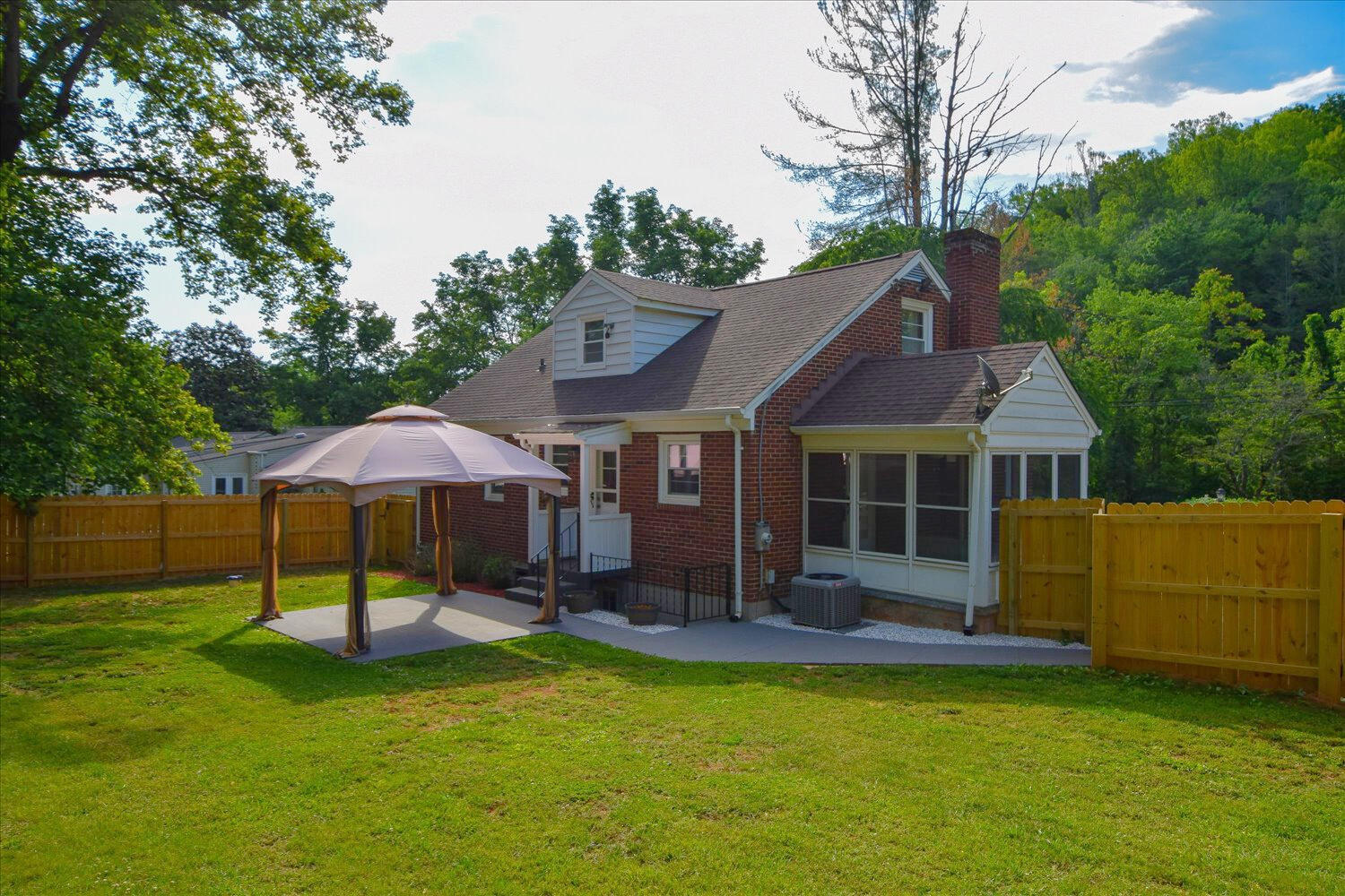 6531 Old Mill Road Roanoke, VA 24018 - Photo 2 of 34 23-6531 Old Mill-23