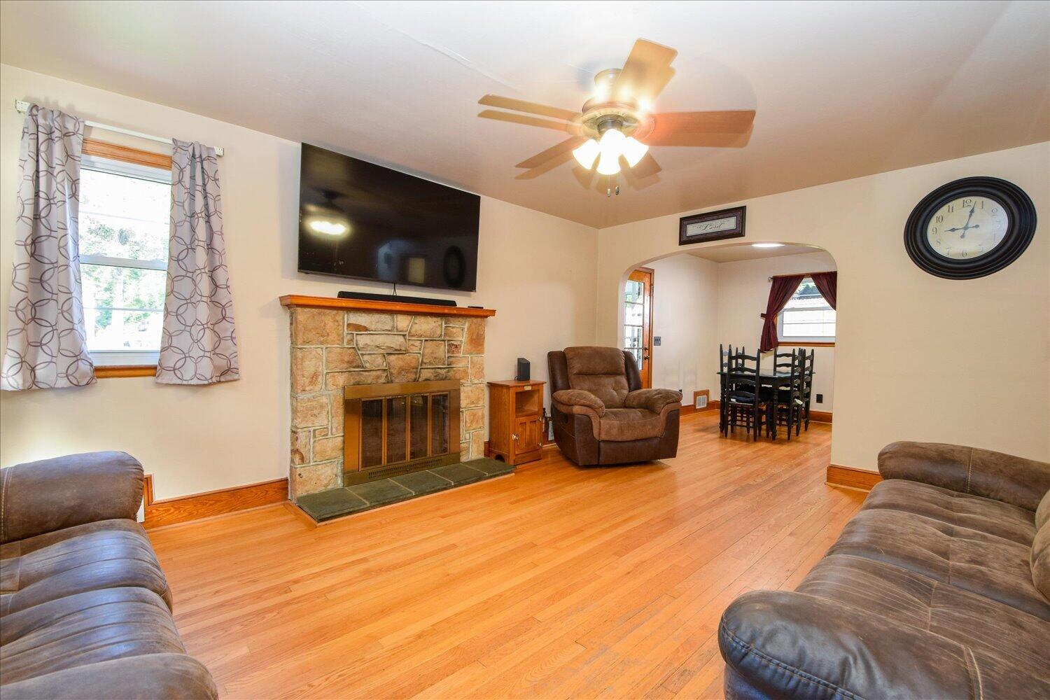 6531 Old Mill Road Roanoke, VA 24018 - Photo 3 of 34 04-6531 Old Mill-4