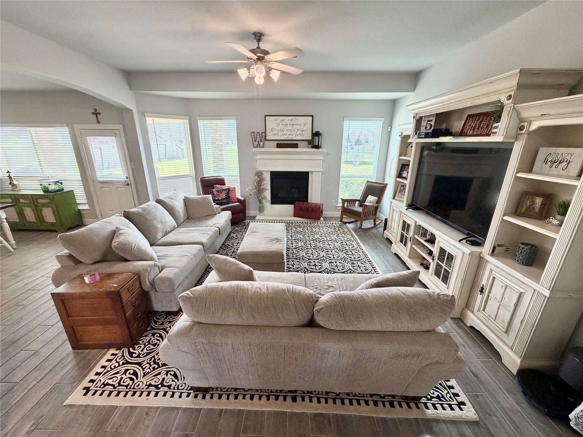 1217 Laurel Loop Angleton, TX 77515 - Photo 8 of 50