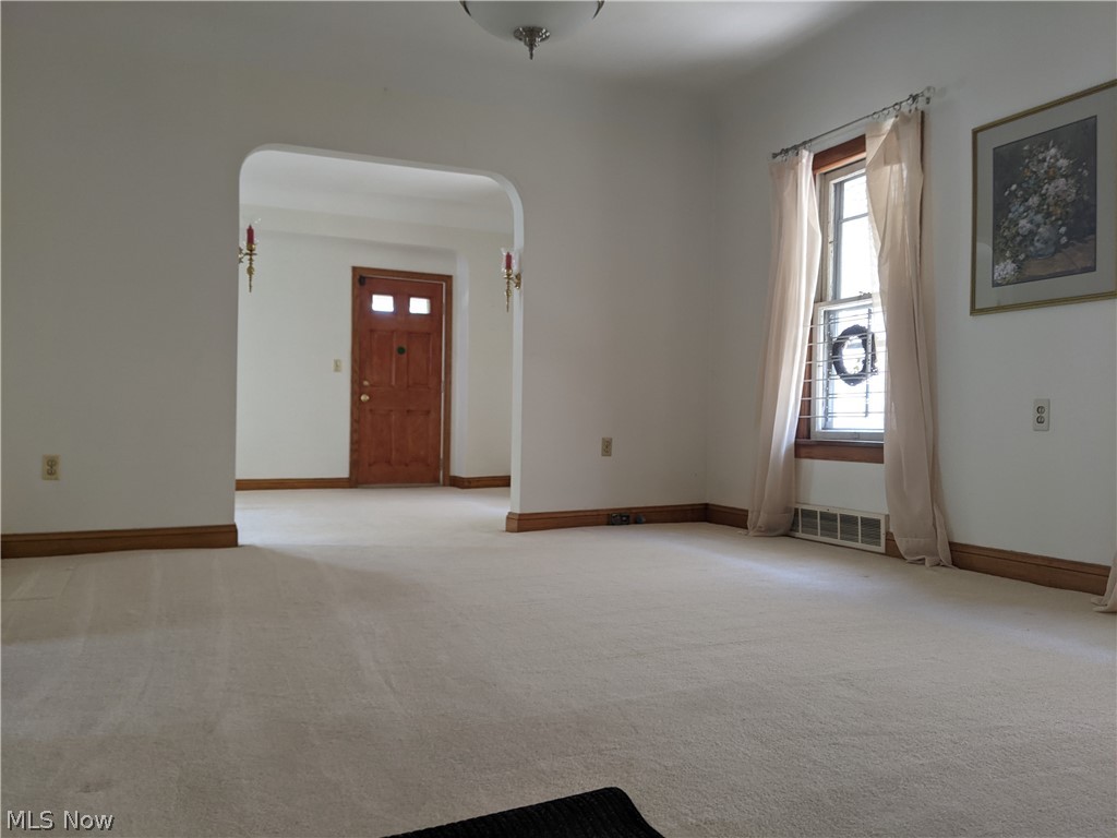 15603 Saranac Road Cleveland, OH 44110 - Photo 6 of 20